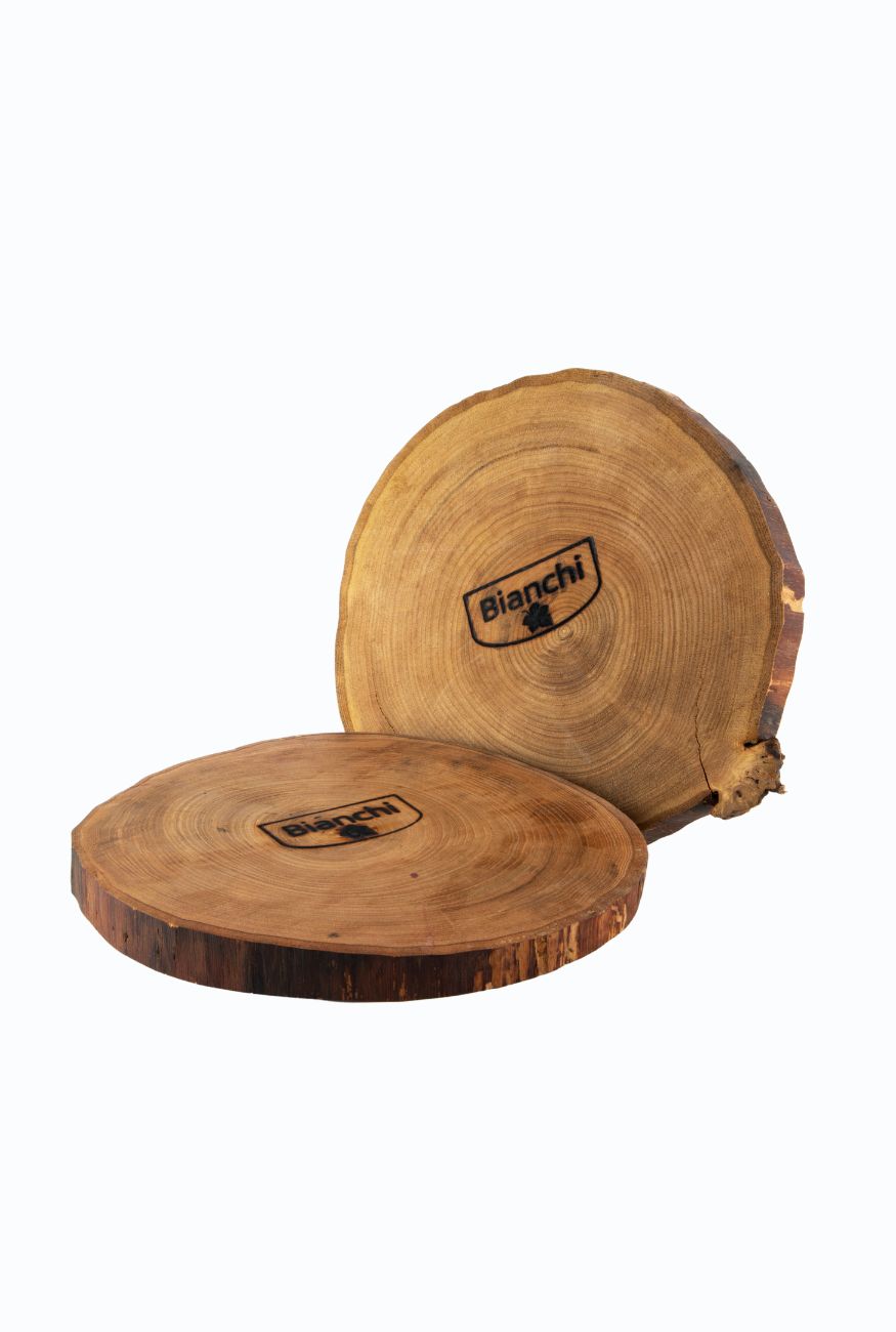 Schneidebrett aus Baumstamm