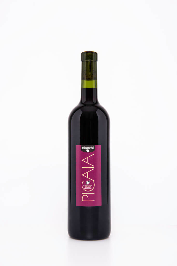 Picaia, vino rosso merlot biologico ticinese
