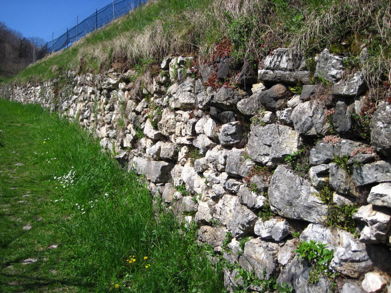 Muri a secco e piccole strutture